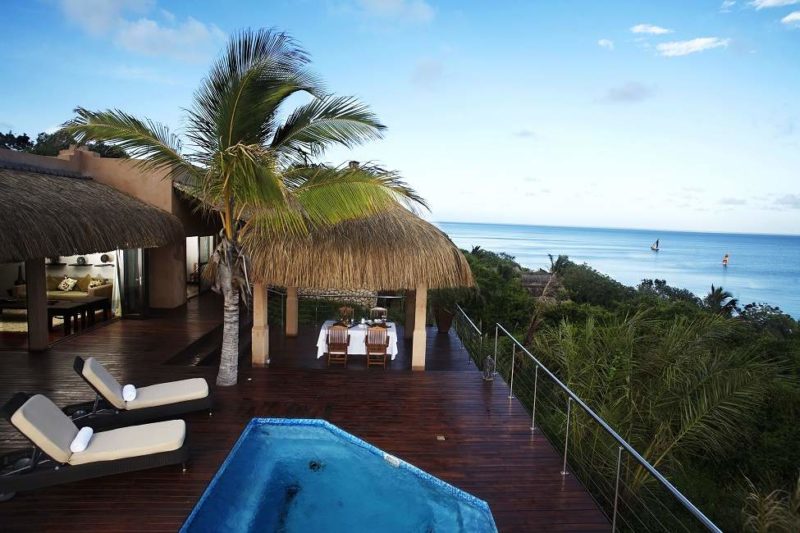 Terrasse avec vue sur l'océan Indien à l'hôtel Anantara Bazaruto - Mozambique | Au Tigre Vanillé