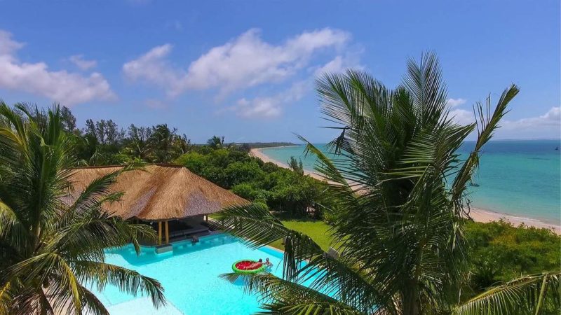 Piscine de l'hôtel Bahia Mar à Vilanculos - Mozambique | Au Tigre Vanillé