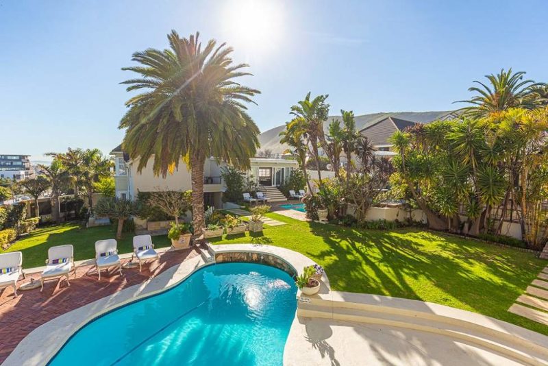 Piscine de l'hôtel The Clarendon Fresnaye au Cap - Afrique du Sud| Au Tigre Vanillé