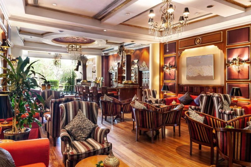 Lounge de l'hôtel Mandalay Hills - Birmanie | Au Tigre Vanillé
