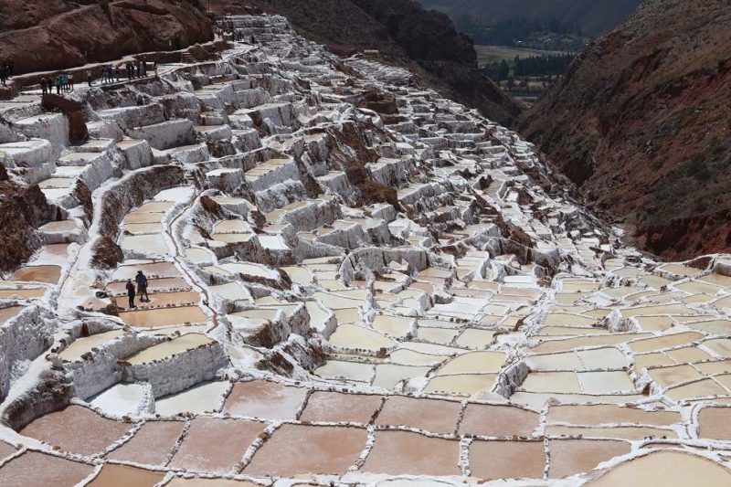 Visite des salines de Maras dans la vallée sacrée des Incas - Pérou | Au Tigre Vanillé