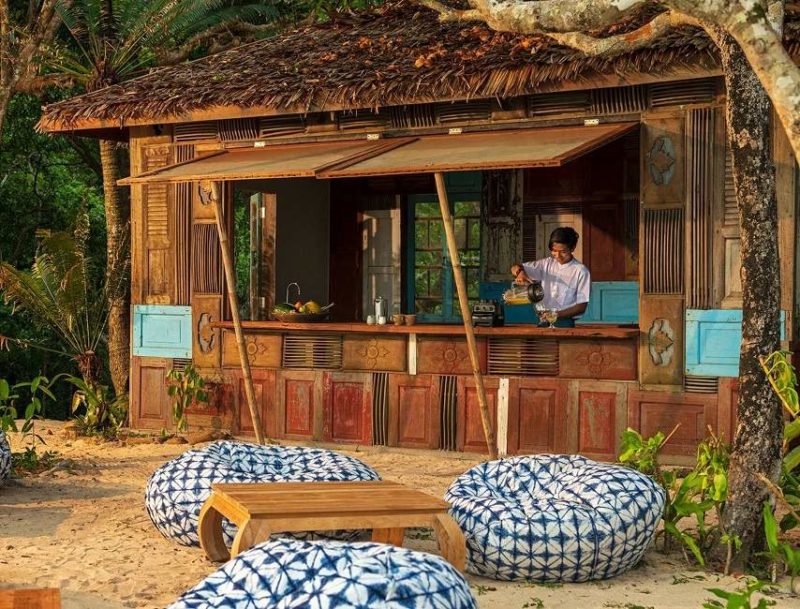 Bar de l'hôtel Wa Ale Island Resort dans les Mergui - Birmanie | Au Tigre Vanillé