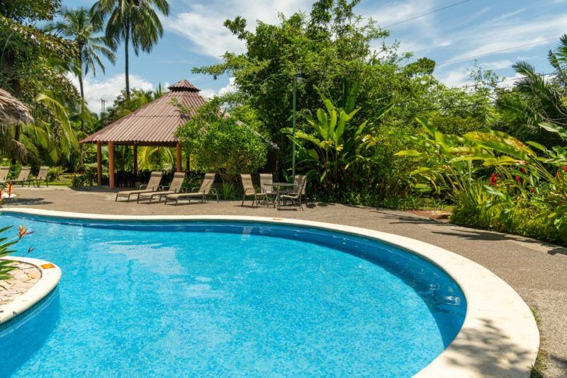 Piscine du Laguna Lodge, parc du Tortuguero - Costa Rica | Au Tigre Vanillé