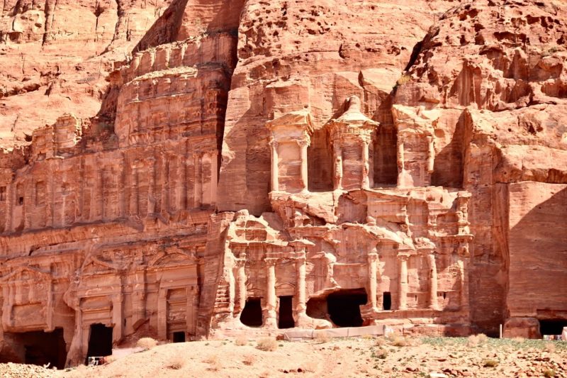 Site archéologique de maions troglodytes à Petra - Jordanie | Au Tigre Vanillé