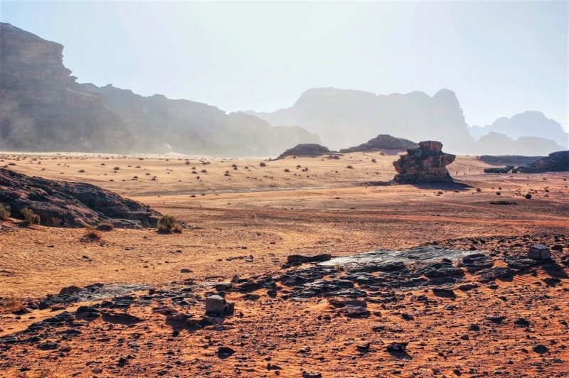 Désert rouge et noir du Wadi Rum - Jordanie | Au Tigre Vanillé
