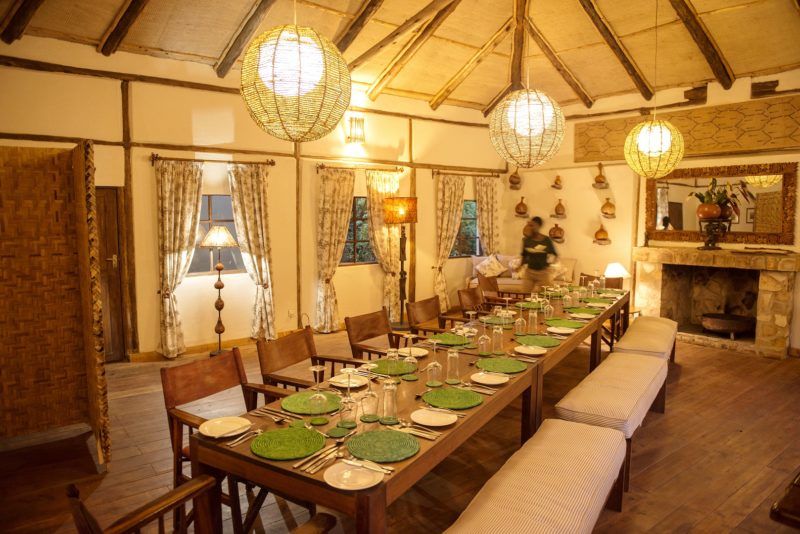 Salle à manger à Bwindi Lodge - Ouganda | Au Tigre Vanillé