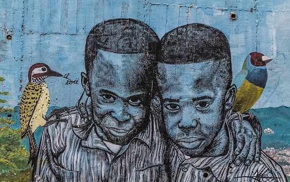 Street art sur un mur de Medellin - Colombie | Au Tigre Vanillé
