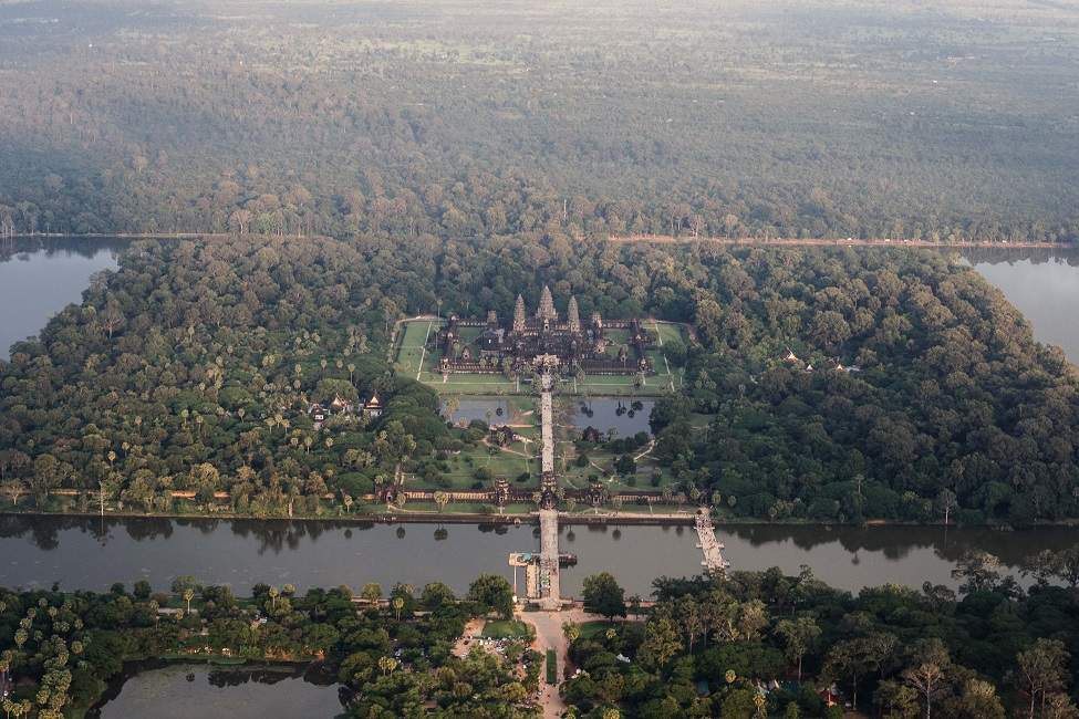 angkor-vat-temple-helicoptere-cambodge Vue depuis un hélicoptère sur Angkor Vat - Cambodge | Au Tigre Vanillé