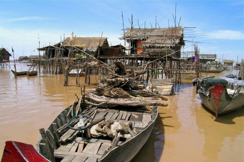 Village flottant sur pilotis sur le lac Tonlé Sap - Cambodge | Au Tigre Vanillé