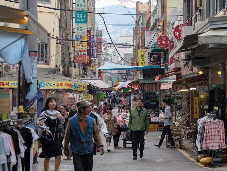busan-rue-marche-magasins-coree Balade dans les rues de Busan - Corée du Sud | Au Tigre Vanillé