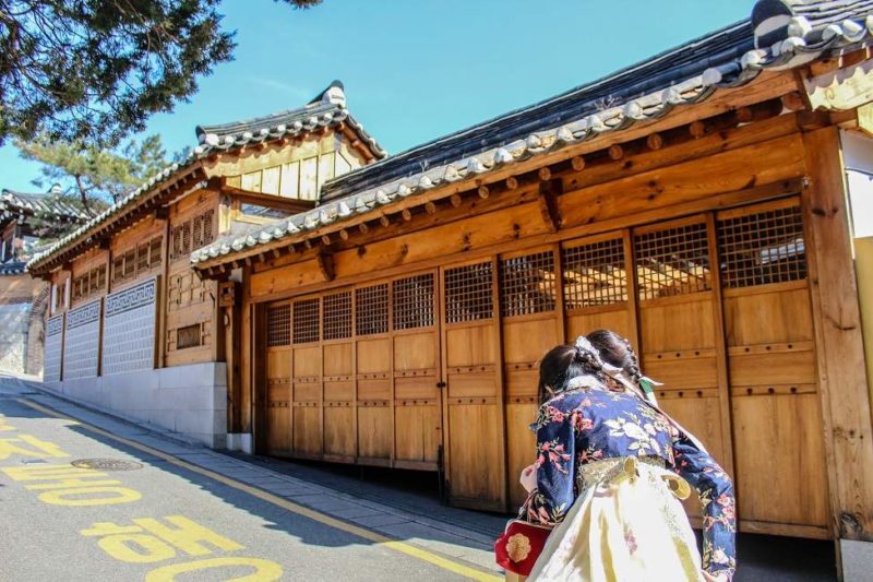 Façade de l'hotel Pine Hanok à Séoul - Corée du Sud | Au Tigre Vanillé