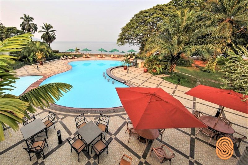 Piscine de l'hotel Serena au lac Kivu - Rwanda | Au Tigre Vanillé