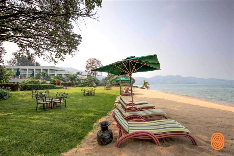 Plage de l'hotel Serena au lac Kivu - Rwanda | Au Tigre Vanillé