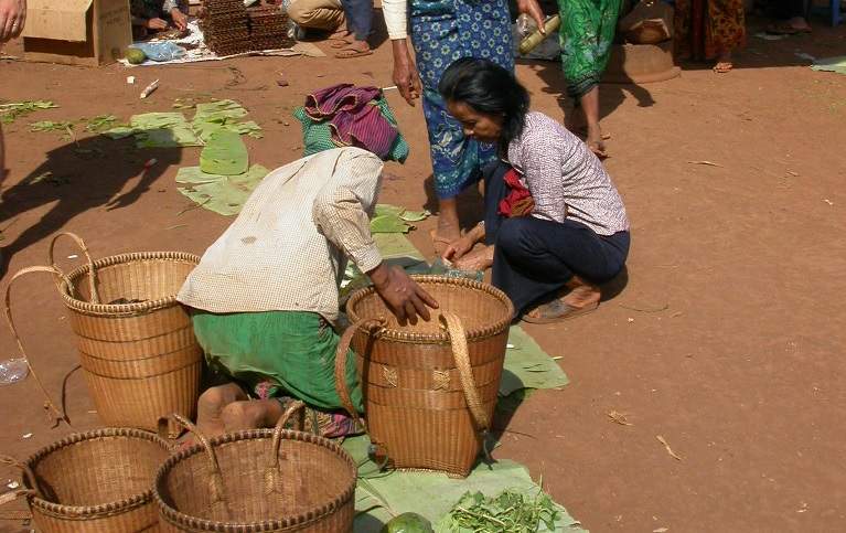 marche-banlung-ratanakiri-cambodge Marché de Banlung dans la province du Ratanakiri - Cambodge | Au Tigre Vanillé
