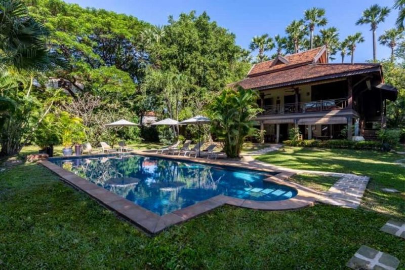 Piscine et jardin de l'hôtel Palmerai à Siem Reap - Cambodge | Au Tigre Vanillé
