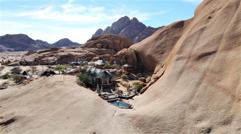 Vue aerienne du l'hotel Spitzkoppen lodge - Namibie | Au Tigre Vanillé