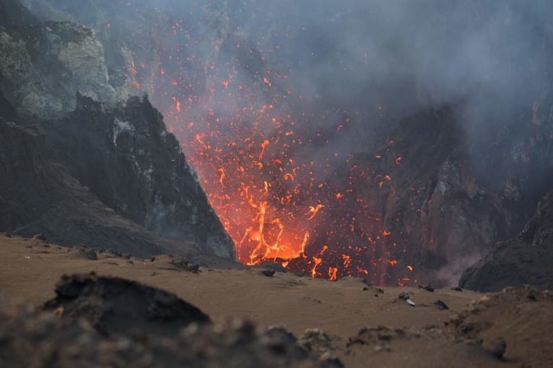 Eruption du volcan Yasur sur l'île de Tanna - Vanuatu | Au Tigre Vanillé