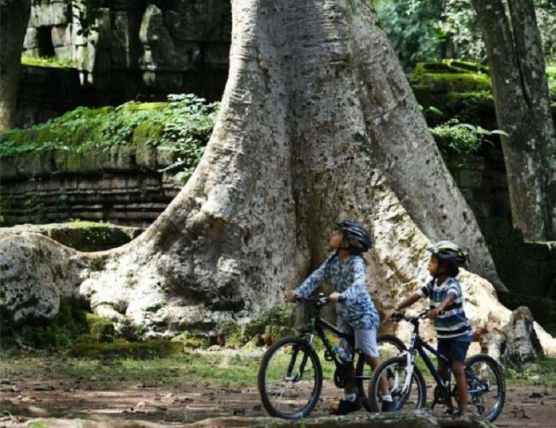velo-temple-angkor-cambodge Vélo à travers les temples khmer à Angkor - Cambodge | Au Tigre Vanillé