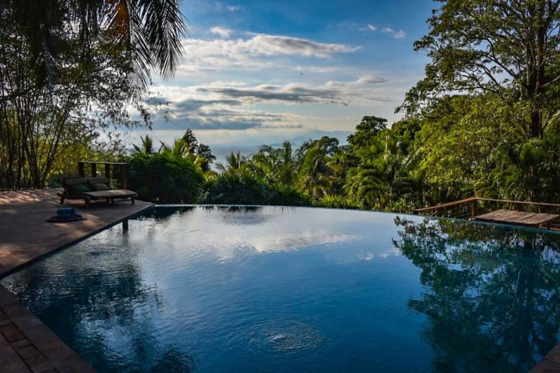 Piscine de Villa des Palmes à Kep - Cambodge | Au Tigre Vanillé