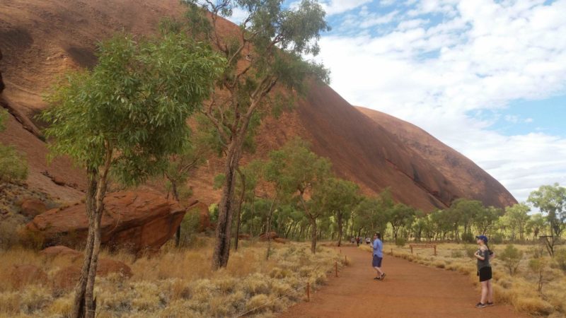 Balade avec un guide autour d'Uluru - Australie | Au Tigre Vanillé