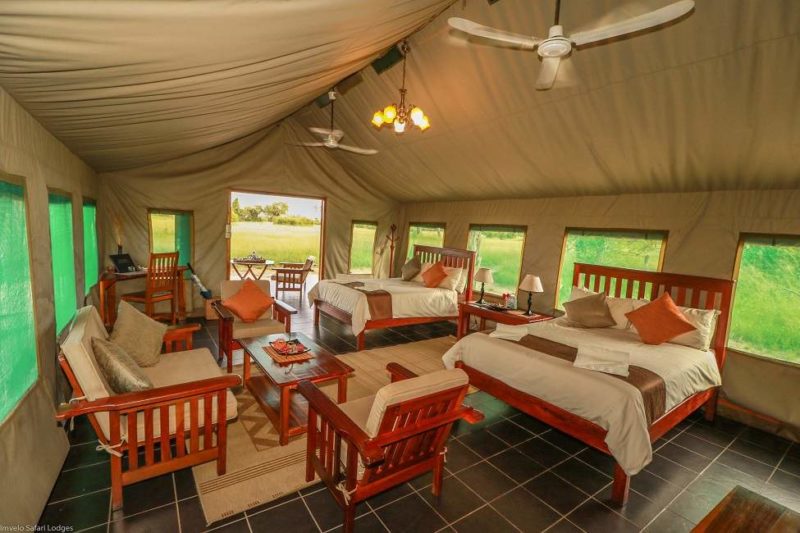 Intérieur d'une tente de Bomani Tented Lodge - Zimbabwe | Au Tigre Vanillé