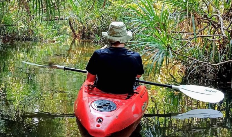 Kayak depuis l'hôtel lodge au coeur de la chaîne des Cardamomes - Cambodge | Au Tigre Vanillé