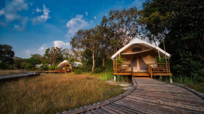 Tentes et bungalow de l'hôtel lodge au coeur de la chaîne des Cardamomes - Cambodge | Au Tigre Vanillé