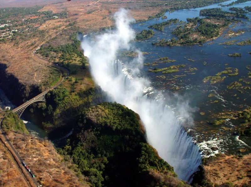 Découvertes des spectaculaires chutes Victoria - Zimbabwe | Au Tigre Vanillé