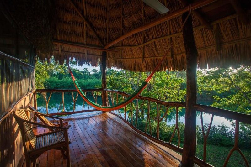 Terrasse du Cotton Tree Lodge - Belize | Au Tigre Vanillé