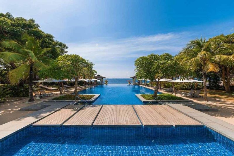 Piscine de l'hôtel Crimson à Boracay - Philippines | Au Tigre Vanillé