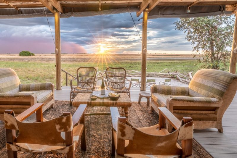 Apéro au coucher de soleil au camp de King Liuwai - Zambie | Au Tigre Vanillé