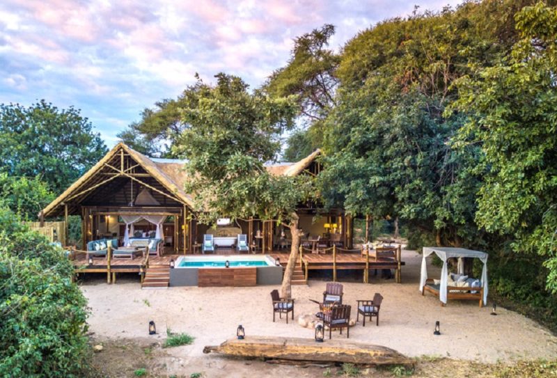 Vue extérieure d'une villa de l'hotel Chongwe à Lower Zambezi - Zambie | Au Tigre Vanillé