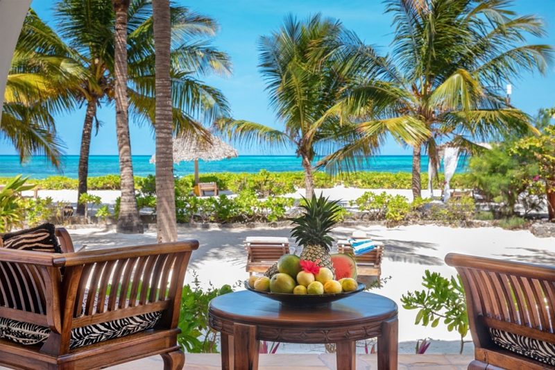 Terrasse vue sur la plage de l'hotel Next Paradise à Zanzibar - Tanzanie | Au Tigre Vanillé