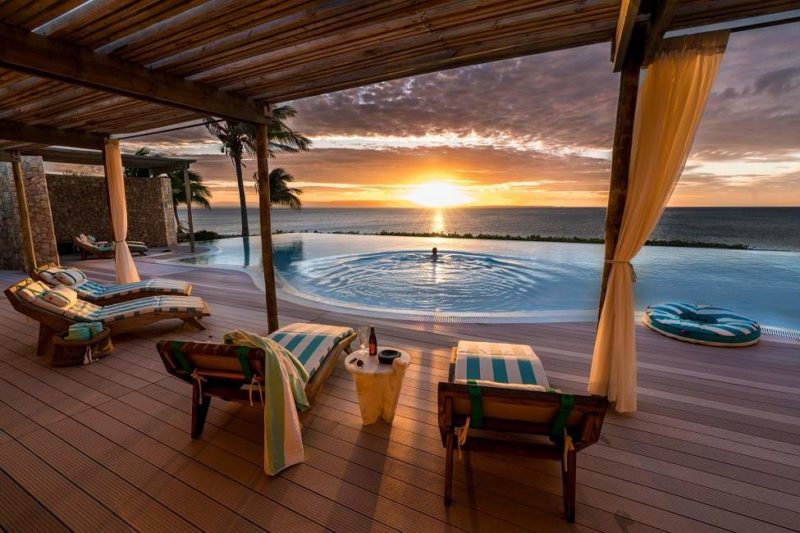 Piscine du Time + Tide Miavana - Madagascar | Au Tigre Vanillé