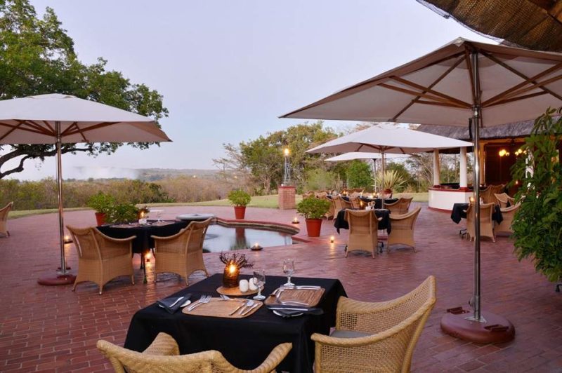 Restaurant de l'hôtel Victoria - Zimbabwe | Au Tigre Vanillé