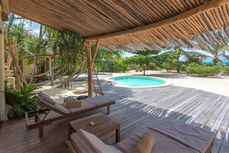 Terrasse et piscine privée de l'hotel White Sand Villa à Zanzibar - Tanzanie | Au Tigre Vanillé