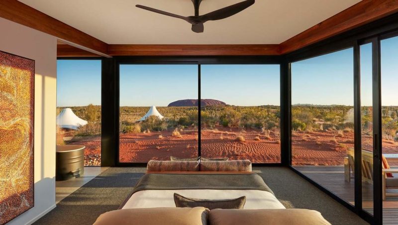 Chambre de l'hôtel Longitude 131 face à Uluru - Australie | Au Tigre Vanillé