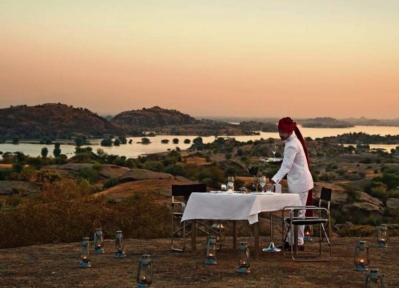 Diner sous les étoiles au Jawai Leopard Camp - Rajasthan, Inde | Au Tigre Vanillé