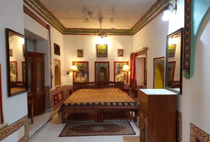 Chambre de l'hôtel Braj Bushanje à Bundi au Rajasthan - Inde | Au Tigre Vanillé