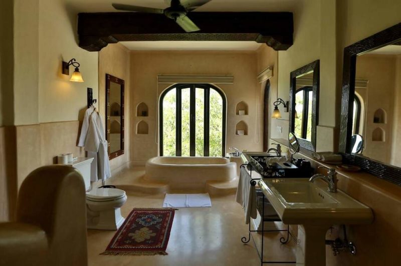 Salle de bains de l'hôtel Mihir Garh - Rajasthan, Inde | Au Tigre Vanillé