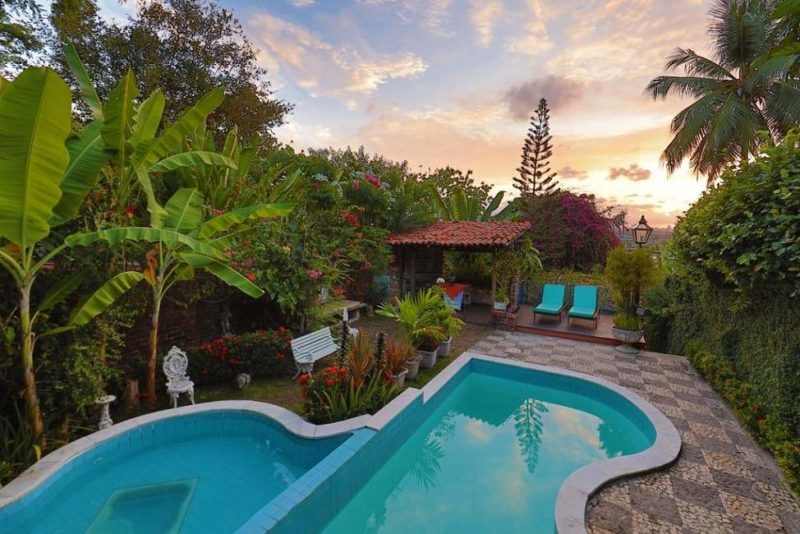 Piscine de la Pousada Amparo à Olinda - Brésil | Au Tigre Vanillé