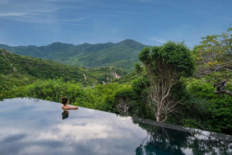 Piscine de l'hôtel Amanoi Nha Trang - Vietnam | Au Tigre Vanillé