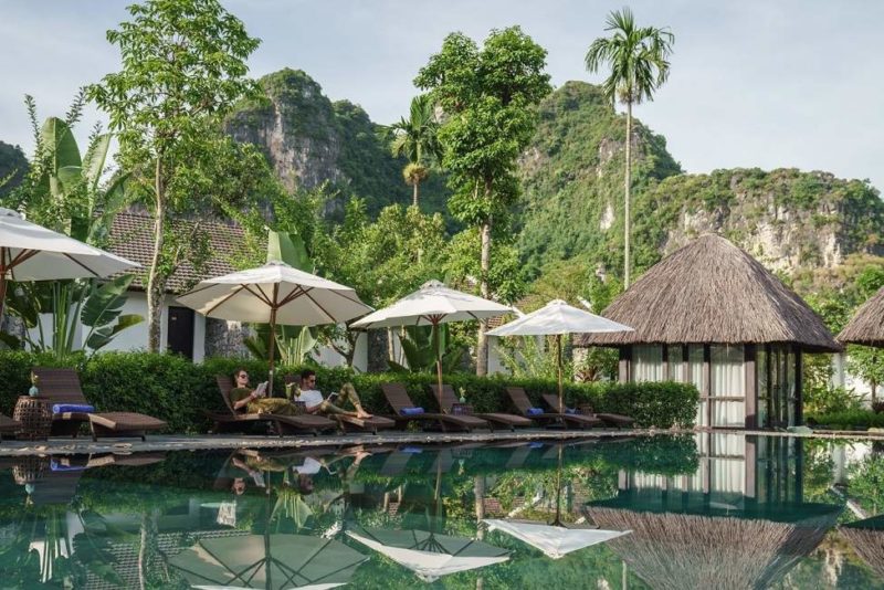 Piscine de l'Aravinda Resort à Tam Coc - Vietnam | Au Tigre Vanillé