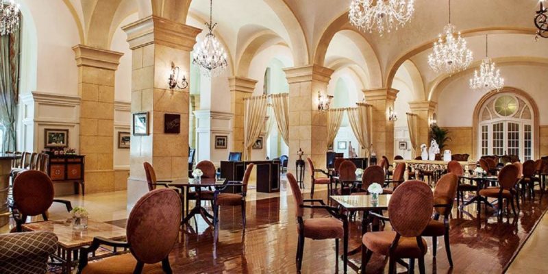 Lobby de l'hotel Nuo Raffles à Pékin - Chine | Au Tigre Vanillé