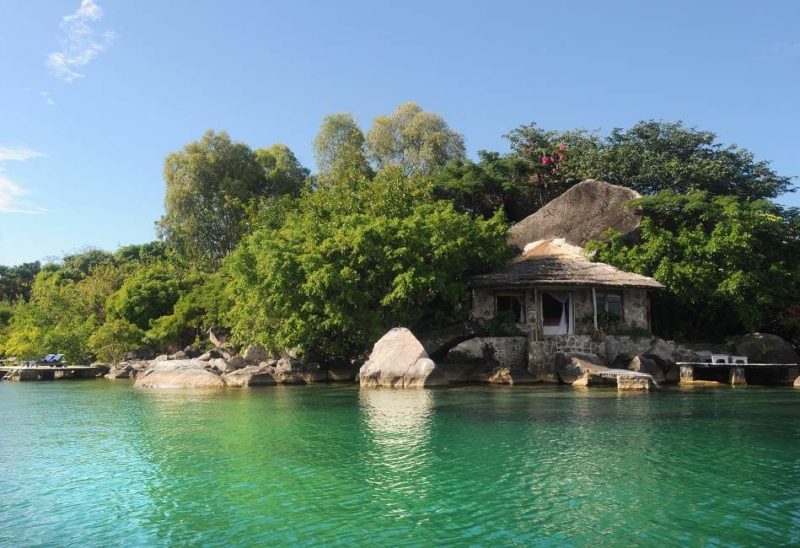 Chalet de l'hôtel Kaya Mawa sur le lac Malawi - Malawi | Au Tigre Vanillé