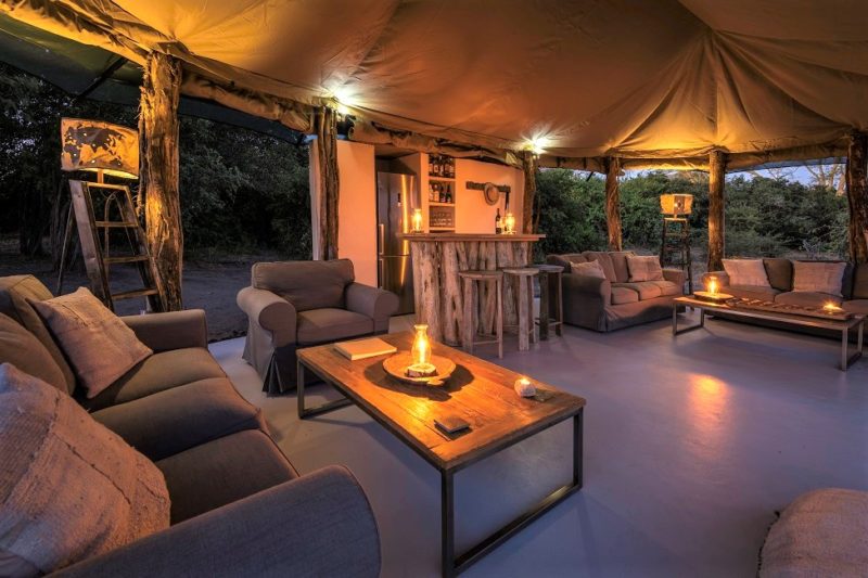 Lobby de l'hotel Kuthengo à Liwonde - Malawi | Au Tigre Vanillé