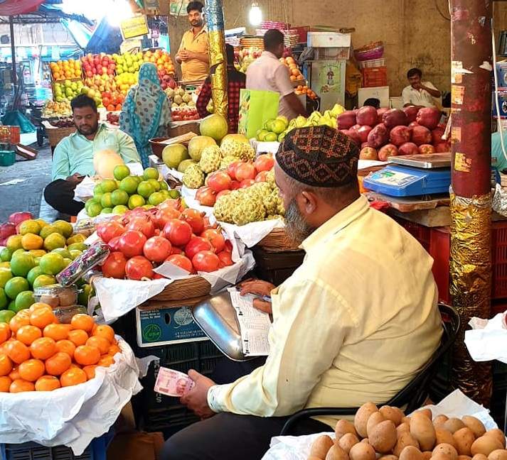 Marché sur la place Victoria à Mumbai en Inde centrale | Au Tigre Vanillé