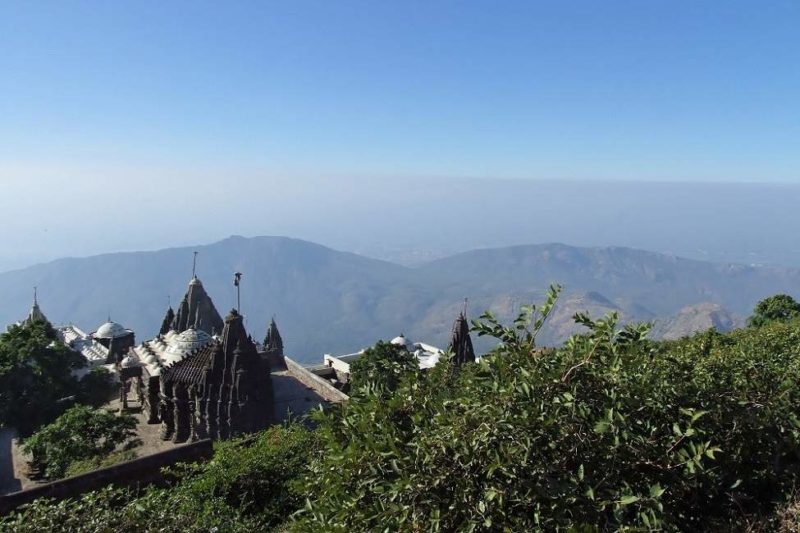 mont-girnar-pelerinage-gujarat-inde Pélerinage au Mont Girnar dans le Gujarat en Inde centrale | Au Tigre Vanillé