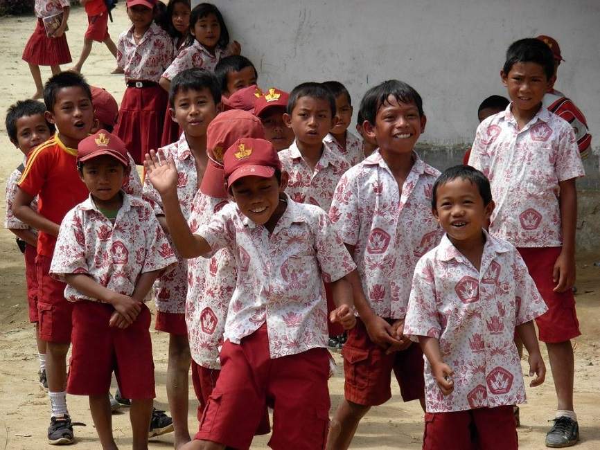 Rencontres lors d'une randonnée sur les sentiers Toraja - Indonésie | Au Tigre Vanillé