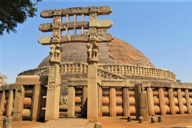 Temple d'art bouddhique à Sanchi au Madhya Pradesh en Inde centrale | Au Tigre Vanillé